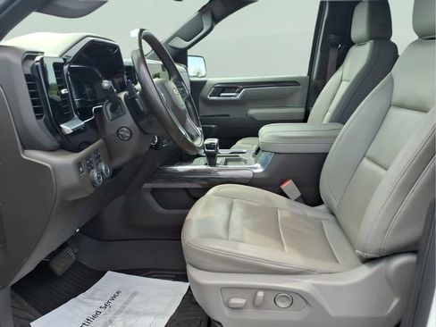 Used 2024 Chevrolet Silverado 1500 LTZ AWD/4WD image 17