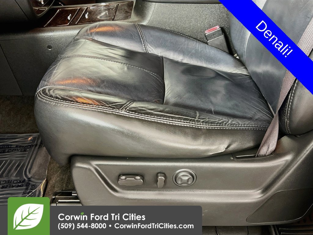 Used 2007 GMC Yukon Denali AWD/4WD image 24