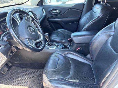 Used 2016 Jeep Cherokee Trailhawk w/ Comfort/Convenience Group AWD/4WD image 8
