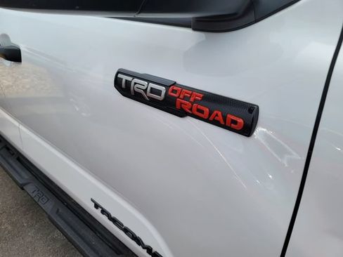 Used 2024 Toyota Tacoma TRD Off-Road AWD/4WD image 4