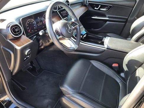 Used 2024 Mercedes-Benz GLC 300 4MATIC image 3