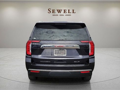 Used 2024 GMC Yukon XL SLT w/ SLT Luxury Package AWD/4WD image 4