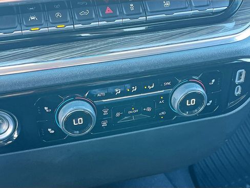 Used 2023 Chevrolet Silverado 1500 LT image 16