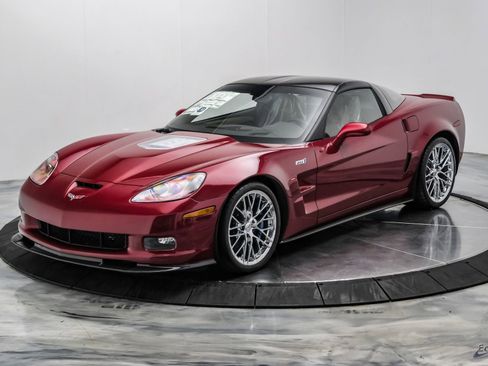 Used 2010 Chevrolet Corvette ZR1 w/ Preferred Equipment Group RWD image 7