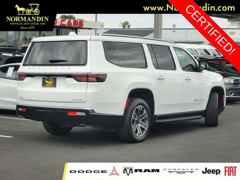 Certified 2023 Jeep Wagoneer L Series II AWD/4WD image 4