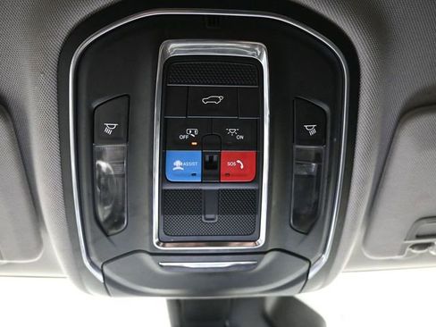 Used 2023 Jeep Grand Cherokee Limited AWD/4WD image 27