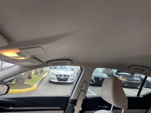 Used 2022 Nissan Altima 2.5 SV image 5