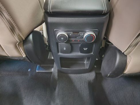 Used 2021 Ford Explorer Limited w/ Equipment Group 301A AWD/4WD image 27