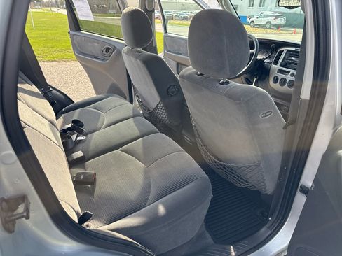 Used 2003 MAZDA Tribute LX image 26