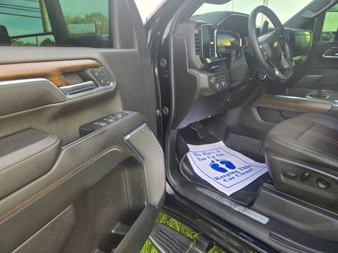 Used 2024 Chevrolet Silverado 2500 High Country w/ Technology Package image 6