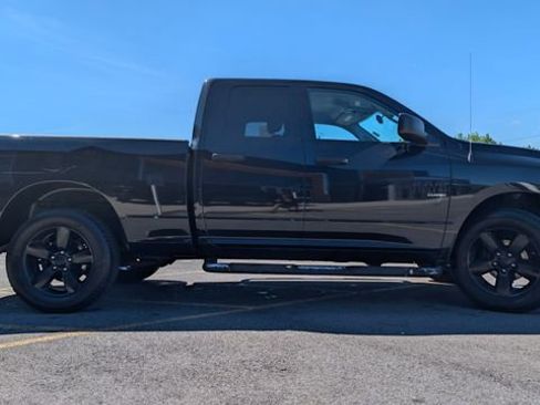 Used 2019 RAM 1500 Express w/ Express Value Package AWD/4WD image 4