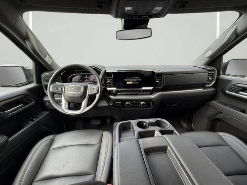 Certified 2025 GMC Sierra 1500 SLT image 3