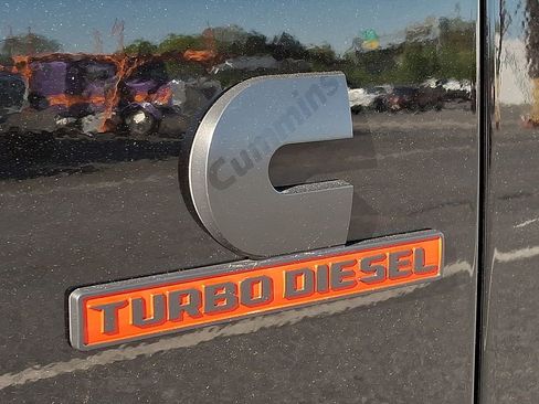 Used 2025 RAM 2500 Laramie AWD/4WD image 38