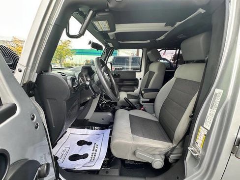 Used 2010 Jeep Wrangler Unlimited Sport image 12