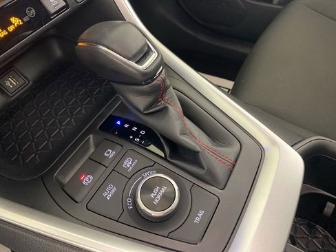 Used 2024 Toyota RAV4 SE image 20