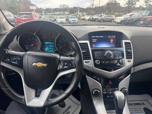 Used 2014 Chevrolet Cruze LT w/ Technology Package FWD image 14