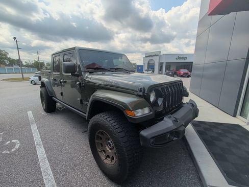 Used 2022 Jeep Gladiator Sport AWD/4WD image 3