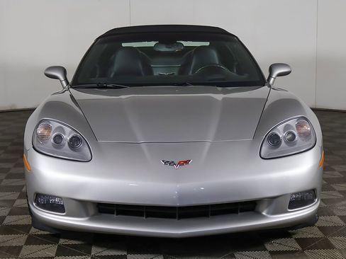Used 2007 Chevrolet Corvette Convertible w/ Preferred Equipment Group RWD image 9