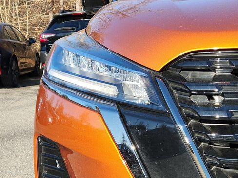 Certified 2024 Nissan Kicks SR w/ SR Premium Package image 10