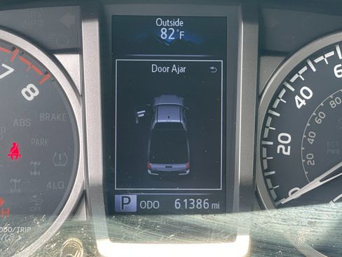 Used 2019 Toyota Tacoma SR5 AWD/4WD image 27