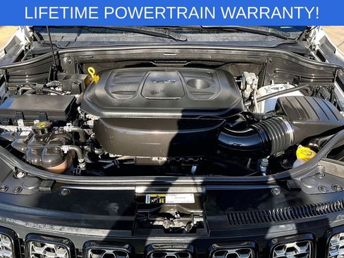Used 2019 Jeep Grand Cherokee Altitude RWD image 13