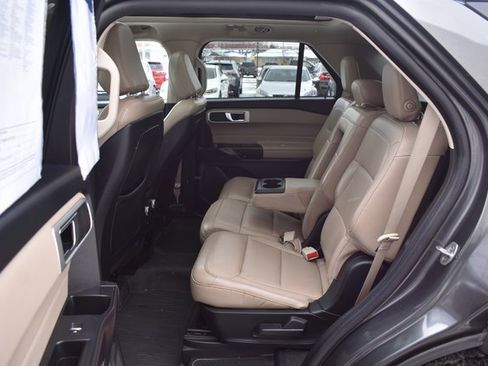 Used 2020 Ford Explorer XLT w/ Equipment Group 202A image 34