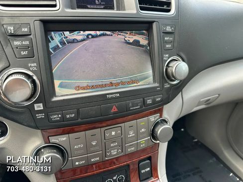Used 2012 Toyota Highlander Limited w/ Tow Pkg AWD/4WD image 19