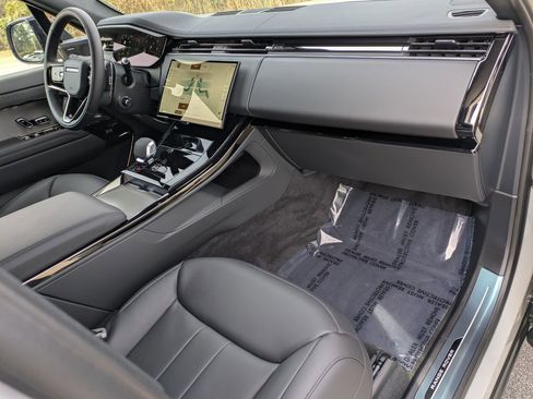 New 2026 Land Rover Range Rover Sport Dynamic SE image 29