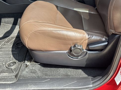 Used 2019 Toyota Tacoma Limited image 20