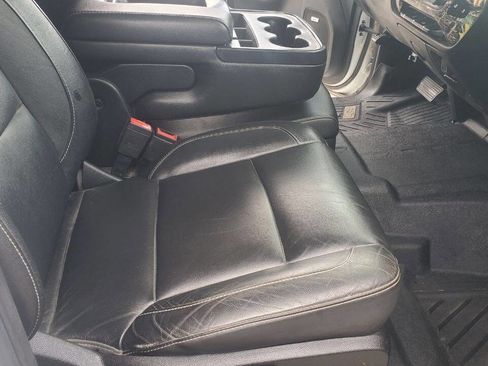 Used 2018 Chevrolet Silverado 1500 LT w/ Texas Edition image 31