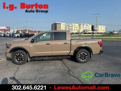 Used 2021 Nissan Titan PRO-4X w/ Pro-4x Convenience Package AWD/4WD image 6