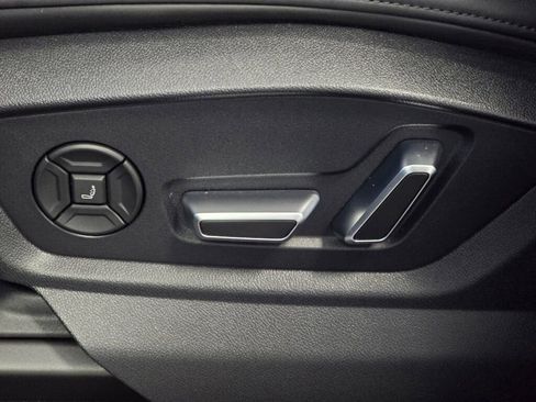 Used 2024 Audi Q8 Prestige w/ Prestige Package image 34