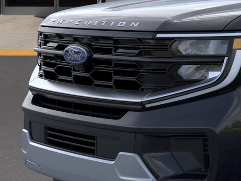 New 2026 Ford Expedition Platinum w/ Driver's Package AWD/4WD image 17
