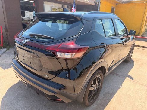 Used 2022 Nissan Kicks SR w/ Premium Package FWD image 5