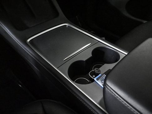 Used 2023 Tesla Model Y Long Range image 13