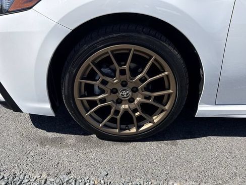 Used 2024 Toyota Camry SE FWD image 10