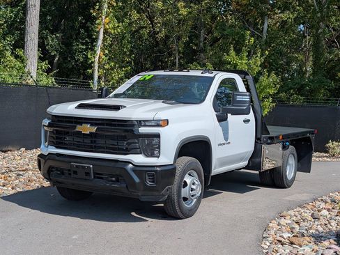 Used 2024 Chevrolet Silverado 3500 W/T w/ Snow Plow Prep Package image 1