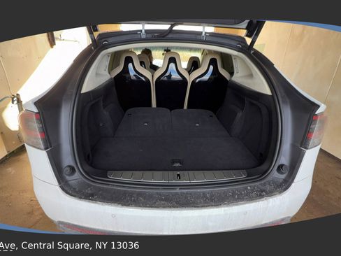 Used 2016 Tesla Model X 75D image 3