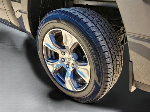 Used 2024 RAM 1500 Laramie image 29