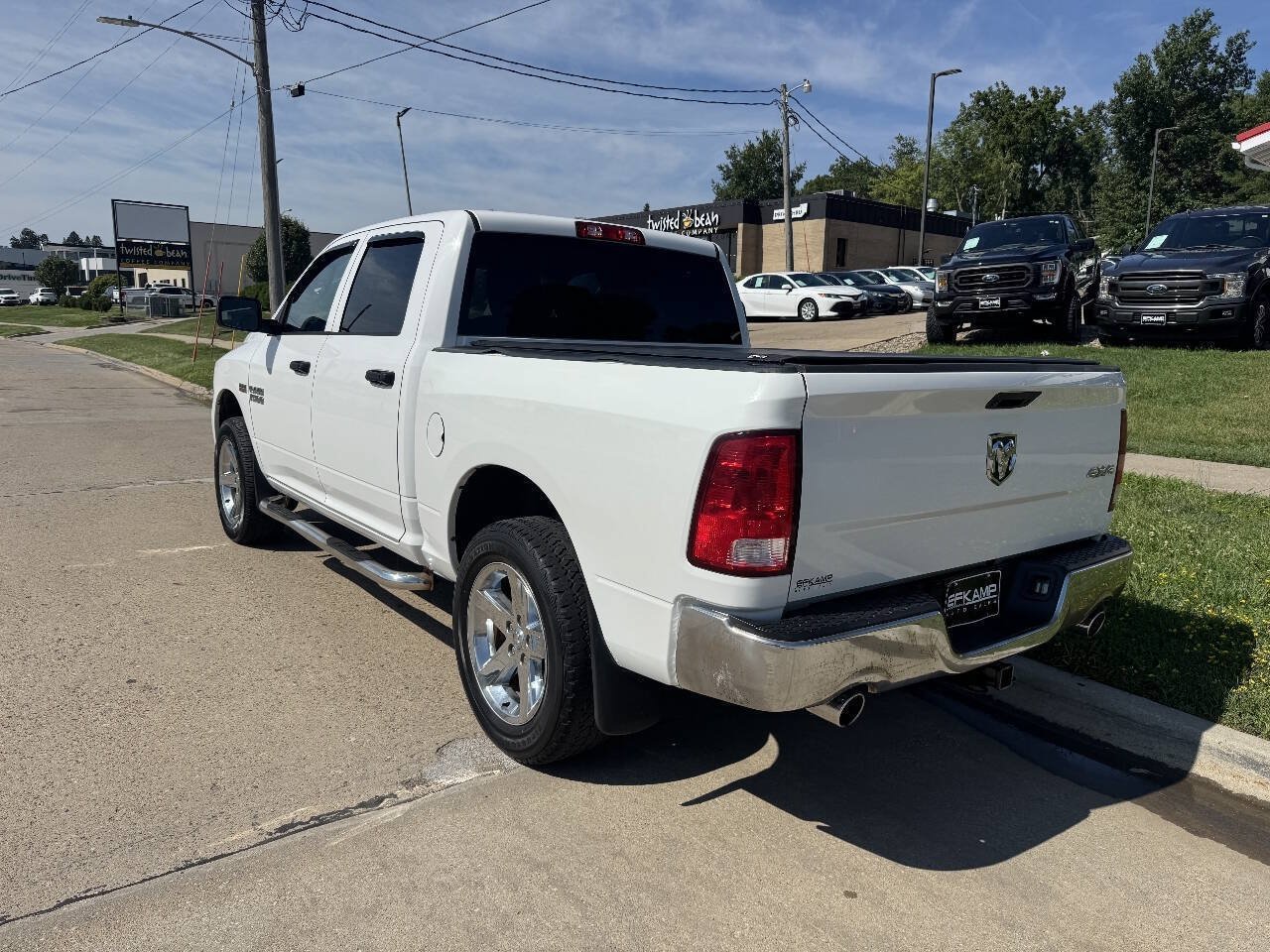 Used 2017 RAM 1500 Express AWD/4WD image 3