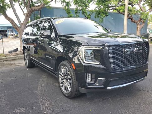 Certified 2023 GMC Yukon XL Denali Ultimate AWD/4WD image 7