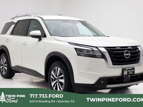 Used 2024 Nissan Pathfinder SL image 1