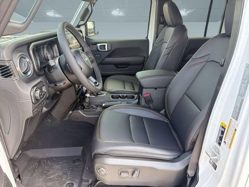 New 2026 Jeep Gladiator Sport AWD/4WD image 5