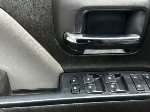 Used 2018 Chevrolet Silverado 1500 Custom RWD image 15