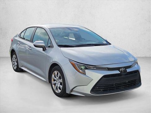 Used 2024 Toyota Corolla LE FWD image 3
