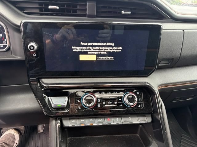 Used 2024 GMC Sierra 1500 AT4 w/ Technology Package AWD/4WD image 22