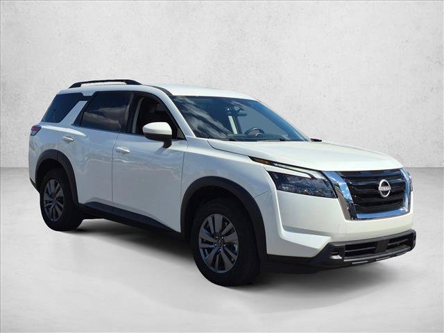 Used 2024 Nissan Pathfinder SV FWD image 3