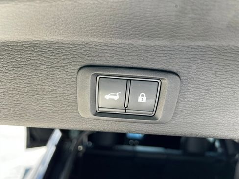 Used 2025 Mitsubishi Outlander SE AWD/4WD image 24