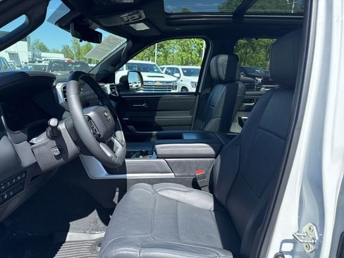 Used 2025 Toyota Tundra Platinum AWD/4WD image 9