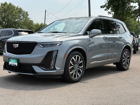 Used 2023 Cadillac XT6 Sport w/ Technology Package AWD/4WD image 4